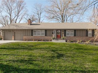 9014 Mohawk Rd, Leawood, KS 66206