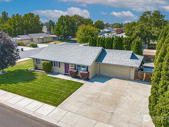 2nd image of 1136 S Bobbi Drive