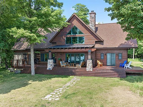 5th image of 44990 Bear Point Road