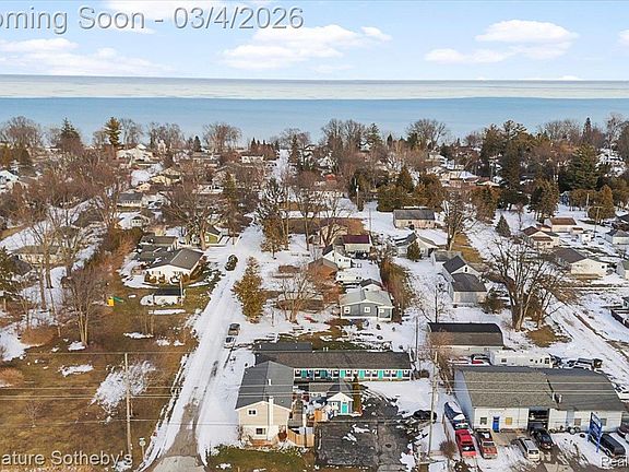 2nd image of 6997 Lakeshore Rd