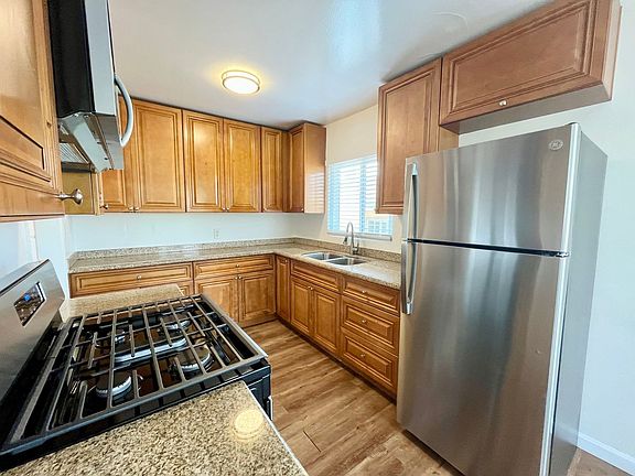 3rd image of 4665 Muir Ave #4665