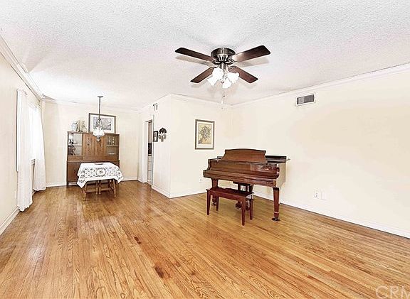 3rd image of 9915 Scribner Ave