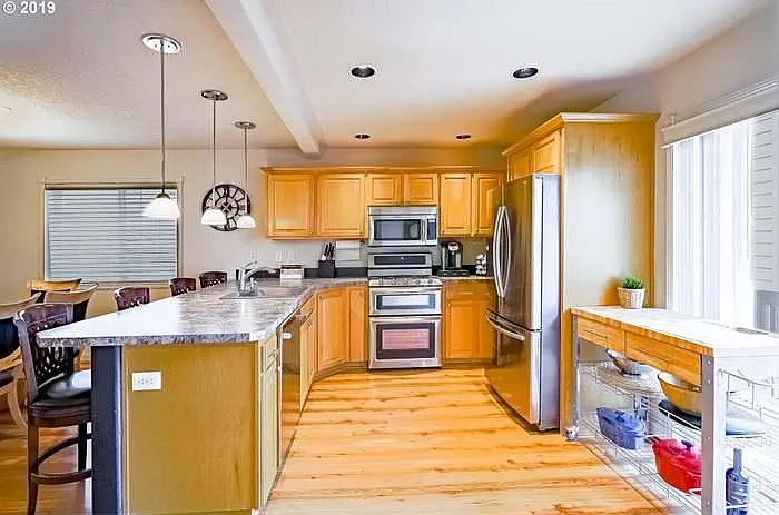 7325 SE Milwaukie Ave — Photo 3