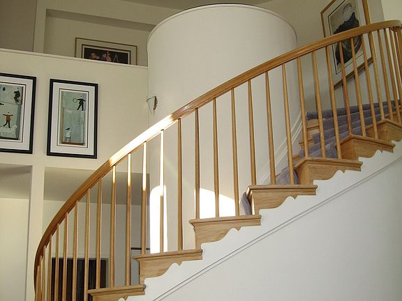 Dramatic Entry & Staircase
