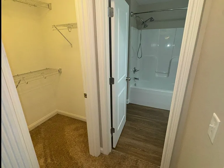 114 Stephen Dr — Photo 31