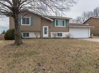 125 W 46th St, Davenport, IA 52806