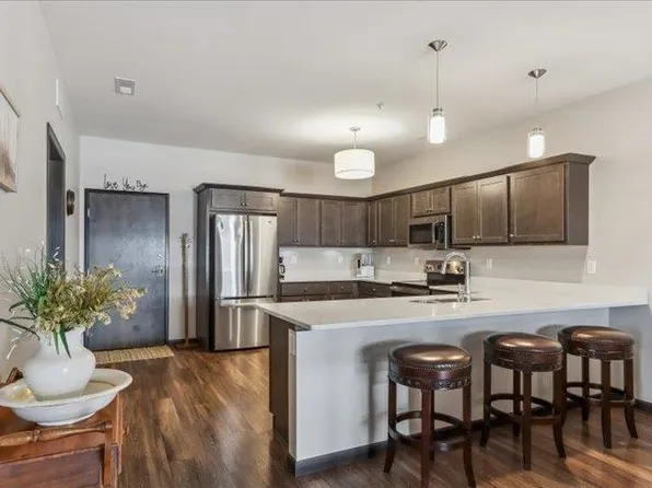 2873 Spring Rose Cir #102, Coralville, IA 52241