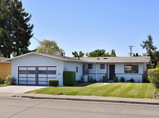 42 Burlington Dr, Petaluma, CA 94952