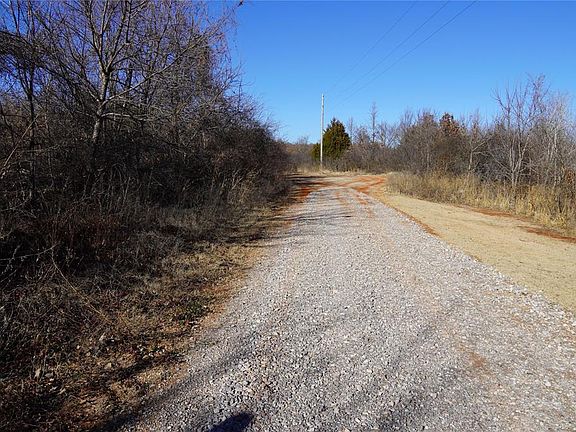 5th image of 16905 Meadow Lake Cir