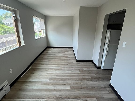 3rd image of 17731 Lakeshore Blvd #18