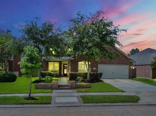 18511 W Laura Shore Dr, Cypress, TX 77433