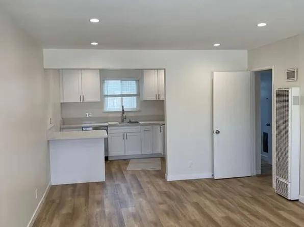 1419 Stanford St APT D, Santa Monica, CA 90404