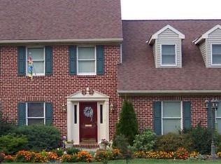 2032 Parkview Dr, Red Lion, PA 17356