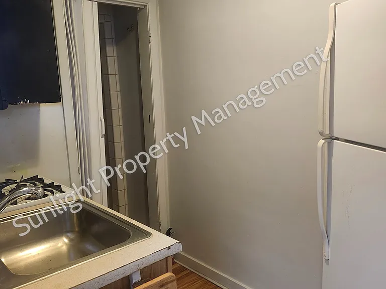 105 E Main St #1 — Photo 5