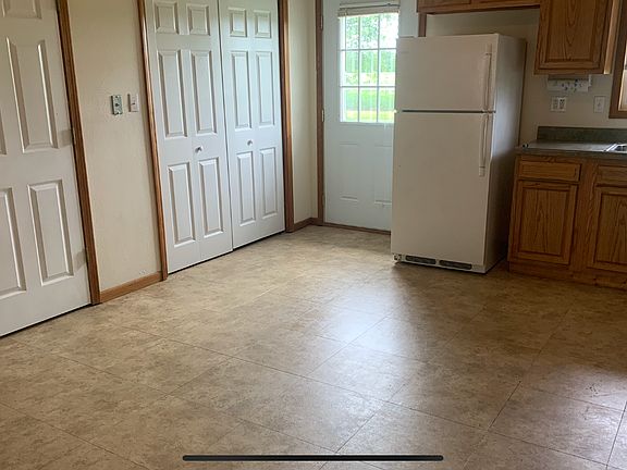 5th image of 1736 Debbie Ln