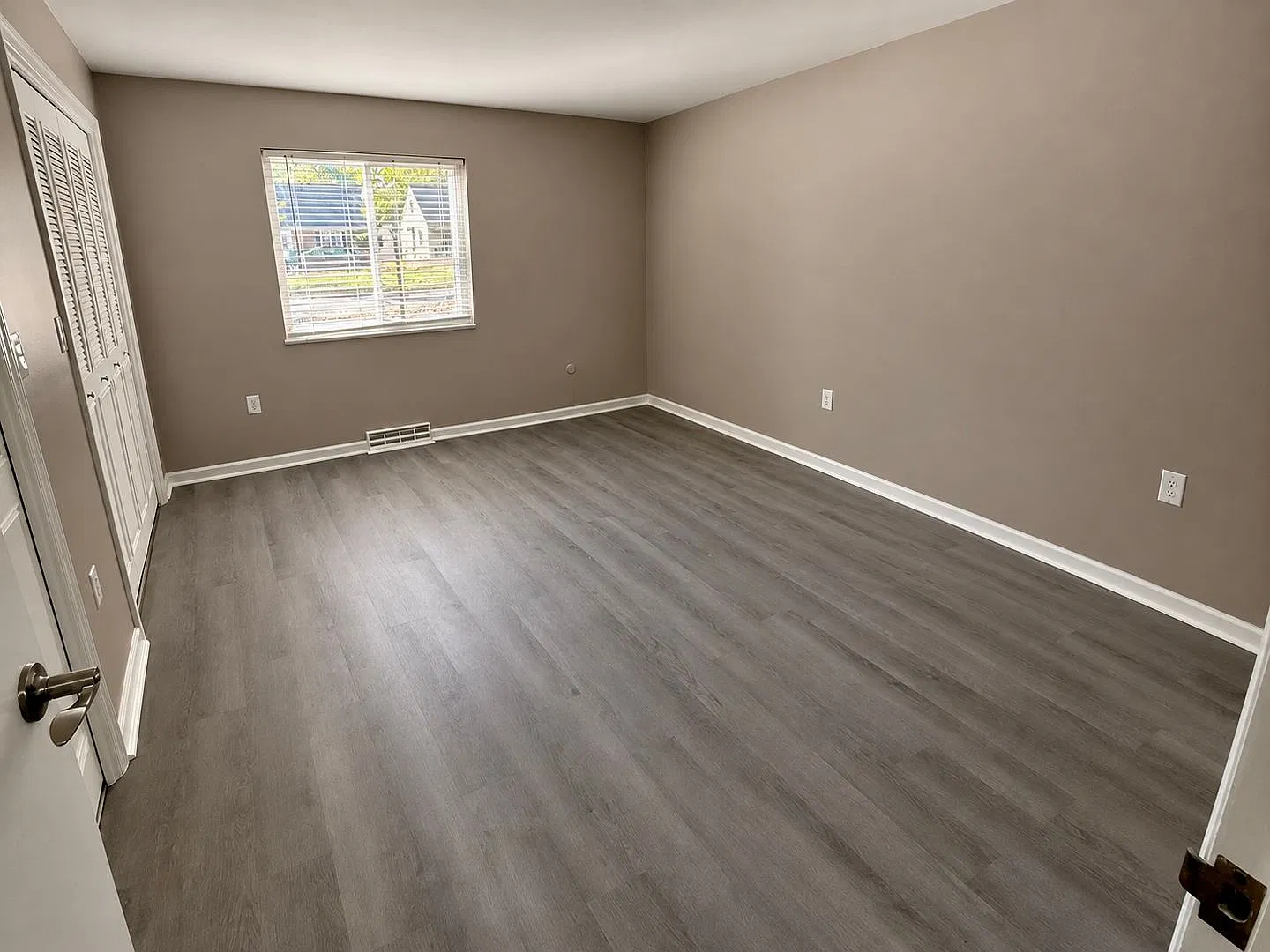 445 Forrer Boulevard — Photo 3