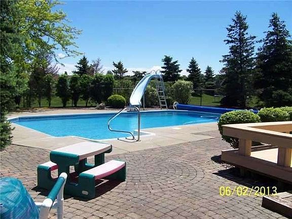 3rd image of 6156 Bridlewood Dr S