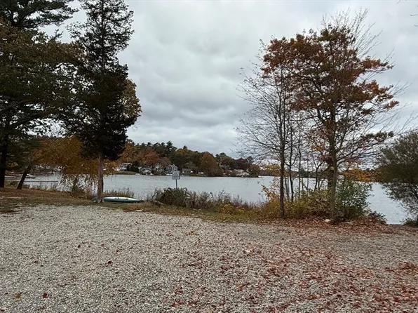 10 Fir Rd, Pembroke, MA 02359