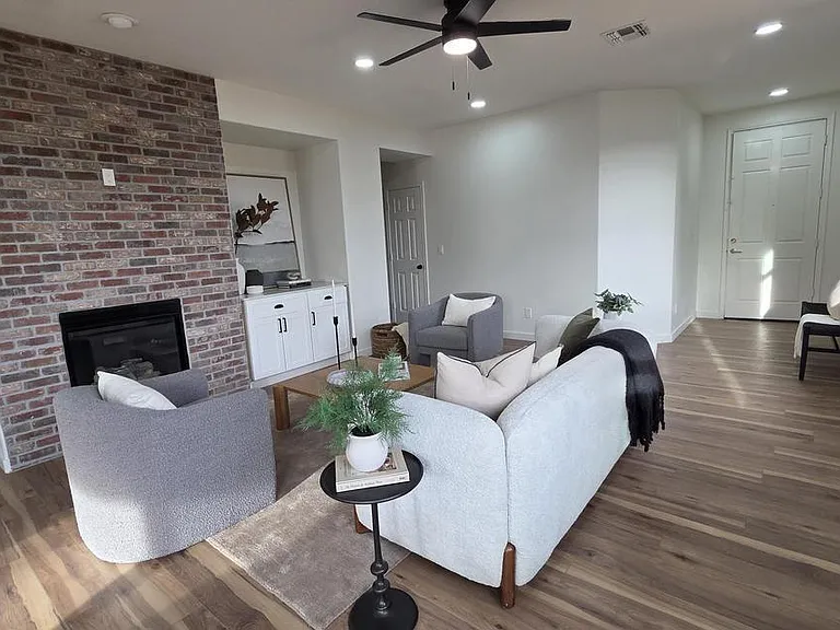 39606 N Prairie Ln — Photo 2