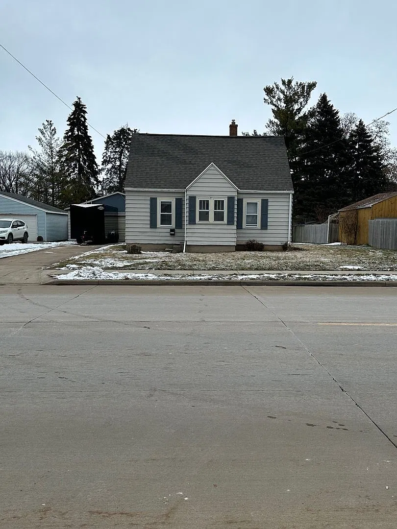 2-Bedroom 1-Bathroom Single Family Home — Photo 1