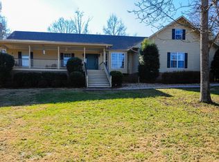 1069 S Sequoyah Dr, Friendsville, TN 37737