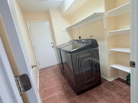 5th image of 17543 College Port Dr