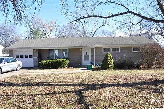 2020 Hillview Rd — Photo 1