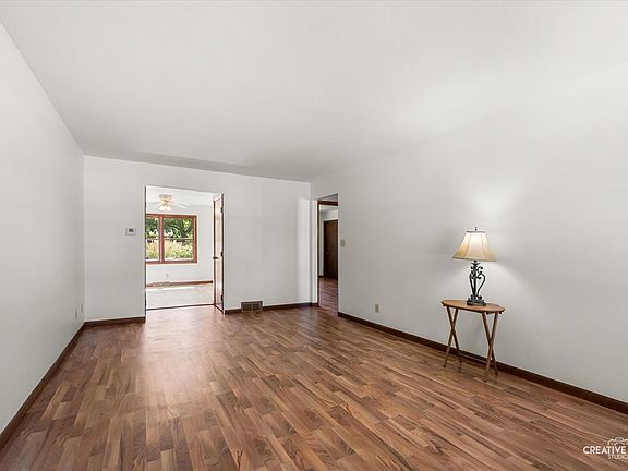 3rd image of 527-531 Prairie St