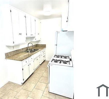 3rd image of 4115 W Century Blvd #3