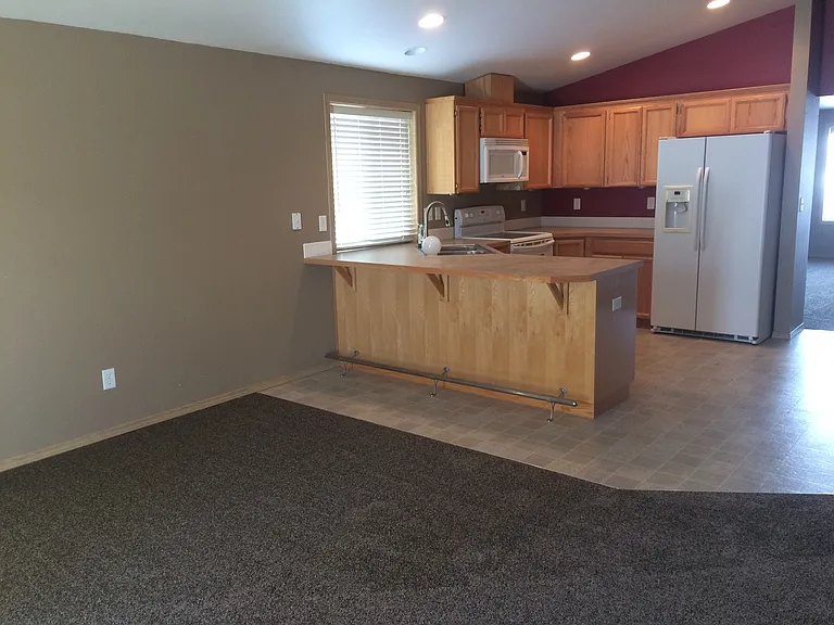 1900 Leanne Ave — Photo 5