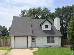 3211 Valleywood Dr, Manhattan, KS 66502