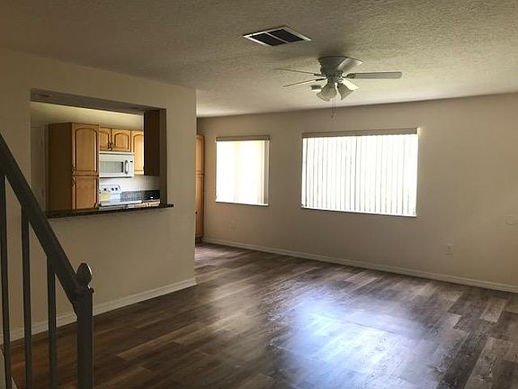 3rd image of 4126 Yellow Pine Ln
