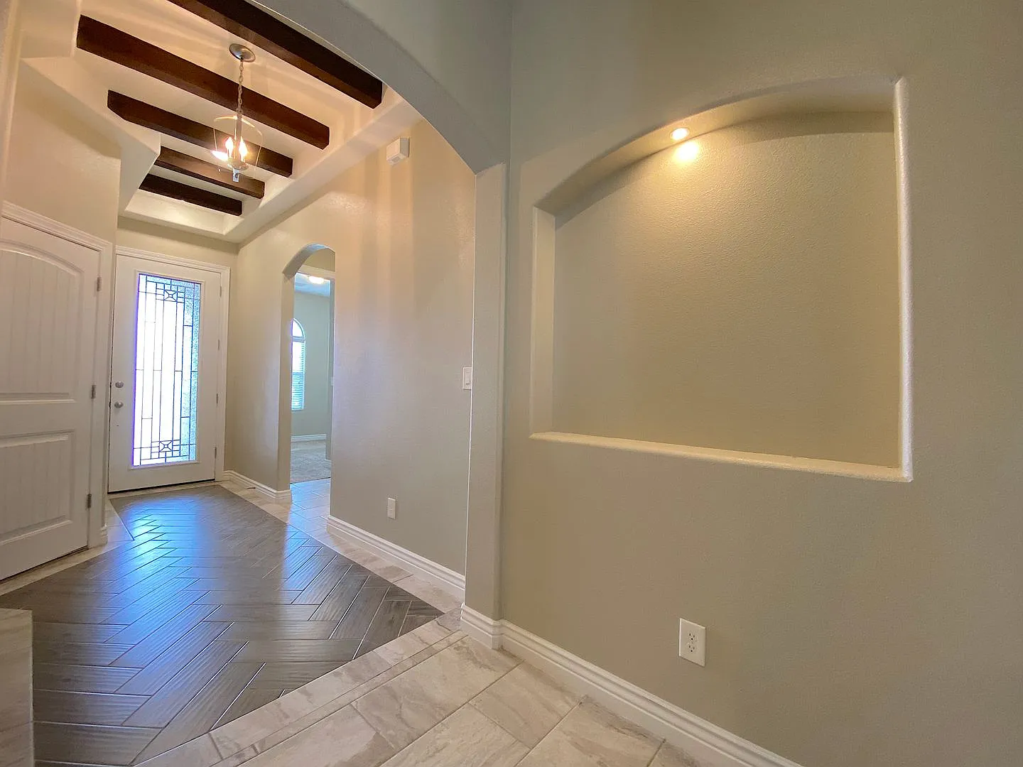 East El Paso 4bed/2Bath Refrig A/C! — Photo 2
