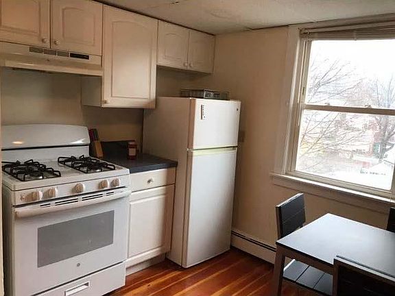 3rd image of 5 Fostoria St APT 3