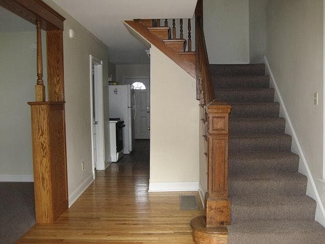 2nd image of 2323 Sauer Ave
