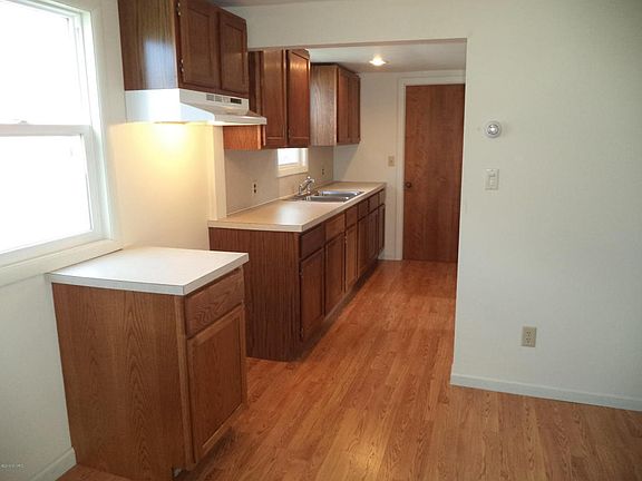 3rd image of 2344 Norman Ave