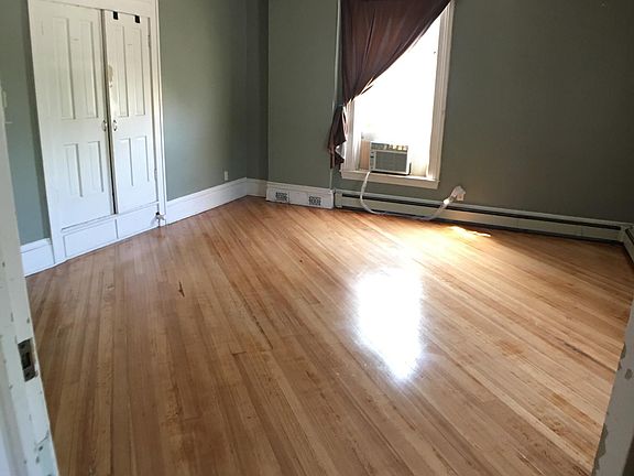 2nd floor bedroom