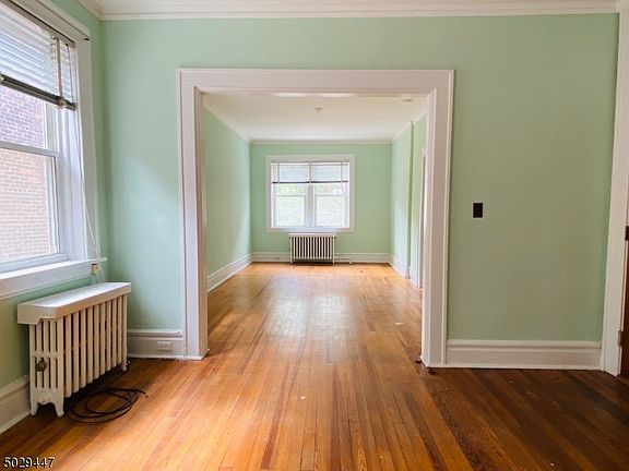 3rd image of 239 Lake St Floor 2