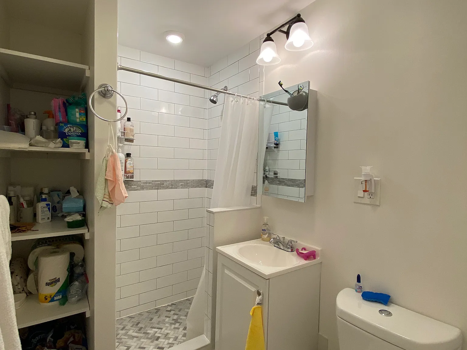 2 bed, 9999 sqft, $3,400 — Photo 4