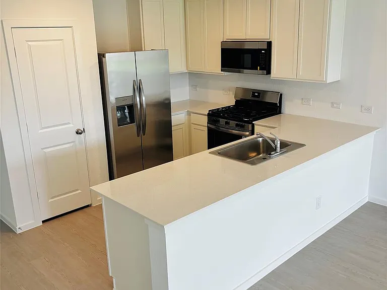 2126 Mosaic Valley Ct — Photo 10