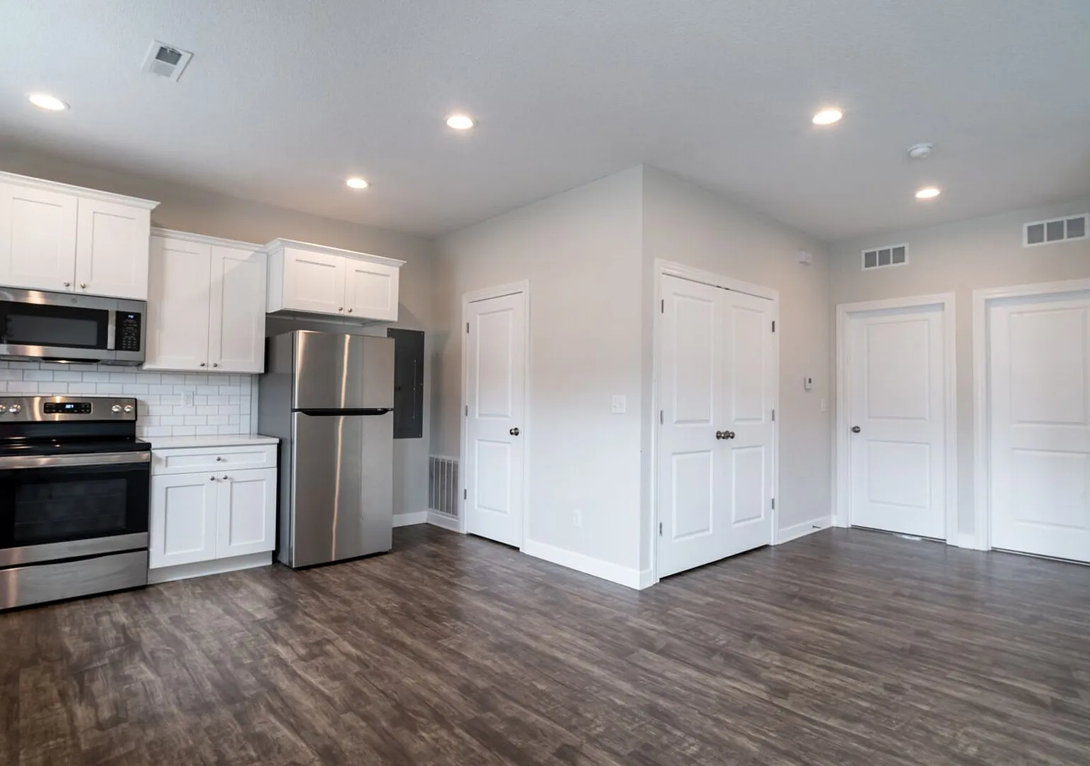 West Village Villas and Apartments — Photo 3