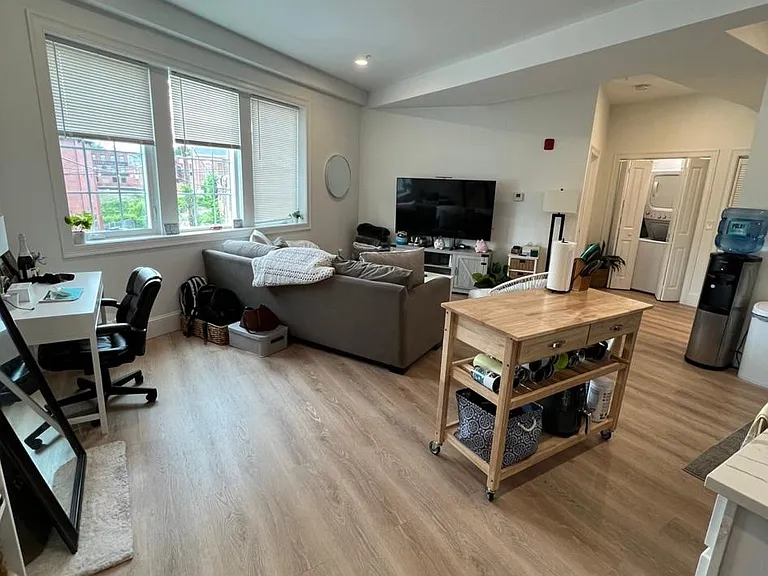 8 Water St — Photo 1