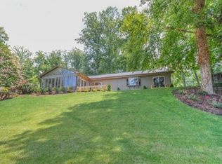 522 Baywood Dr, Piney Flats, TN 37686