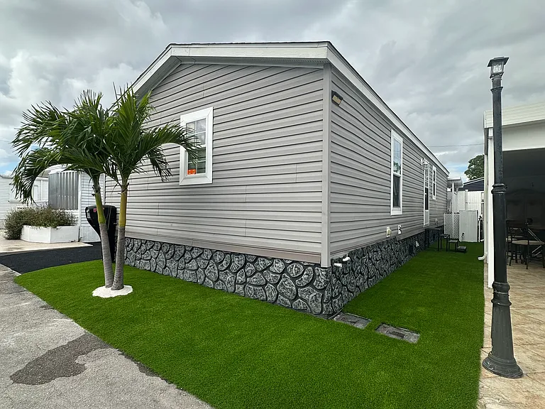 67 W Lake Ct — Photo 11