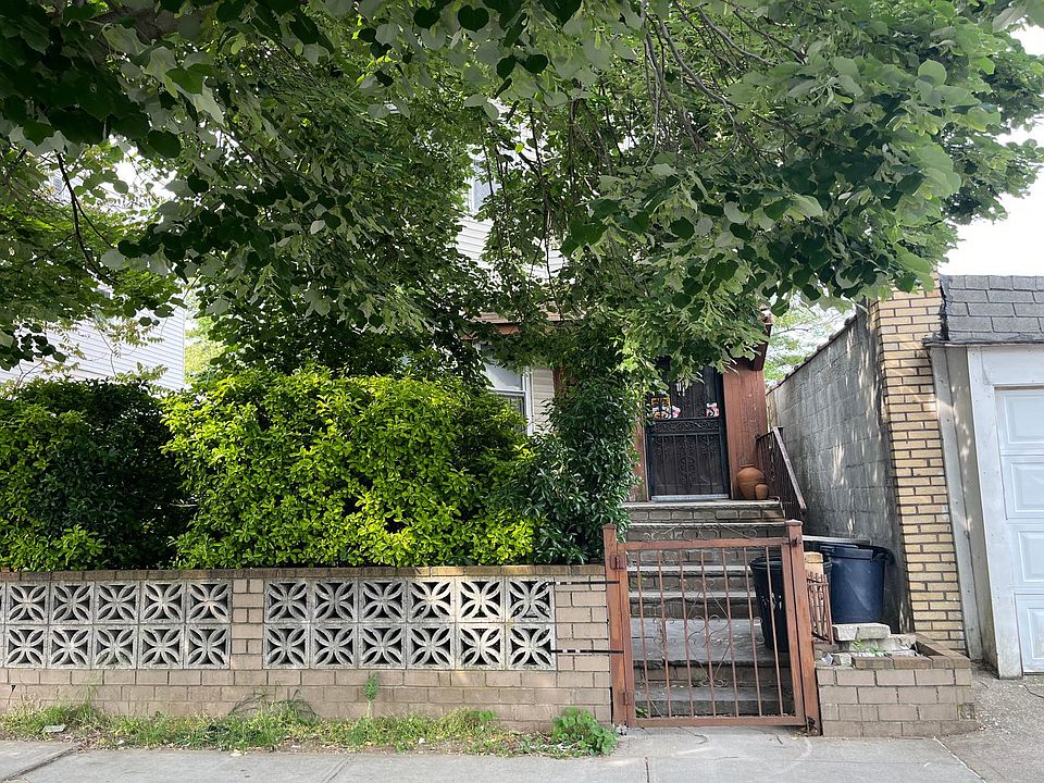 2nd image of 1014 E 96th St