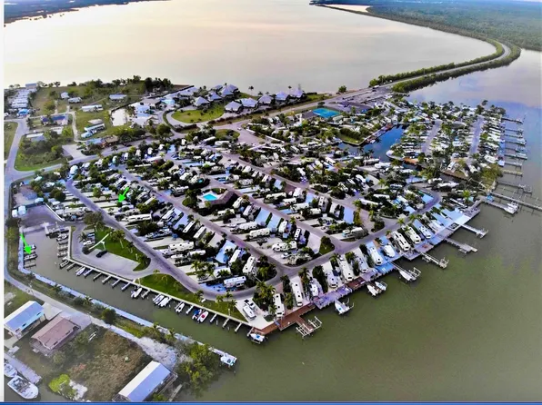 150 Smallwood Dr #27, Chokoloskee, FL 34138