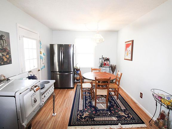 5th image of 207 Omega Dr