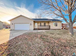 2205 S Arbor Cir, Sioux Falls, SD 57106
