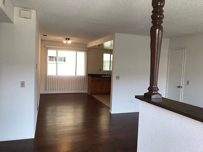 1410 Stevens Ave #2 — Photo 2