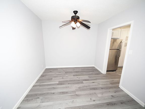 3rd image of 8221 De Longpre Ave APT 8